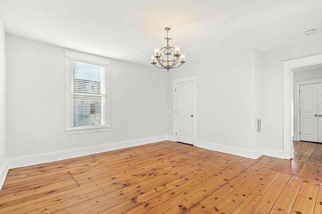 11 Symonds St, Salem