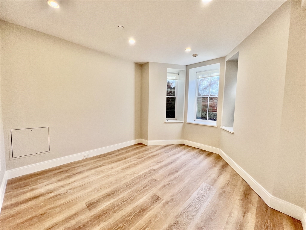 1607 Tremont St, Mission Hill