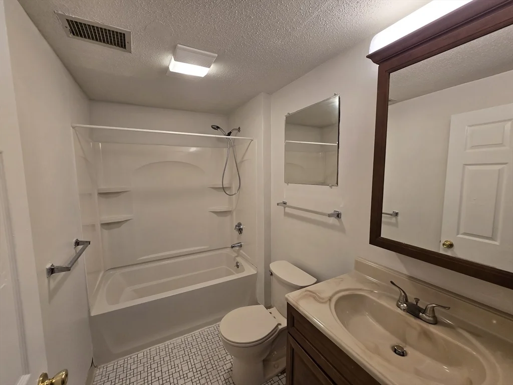 130 Beach St, Quincy