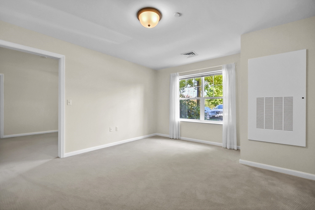 1275 Turnpike St, North Andover