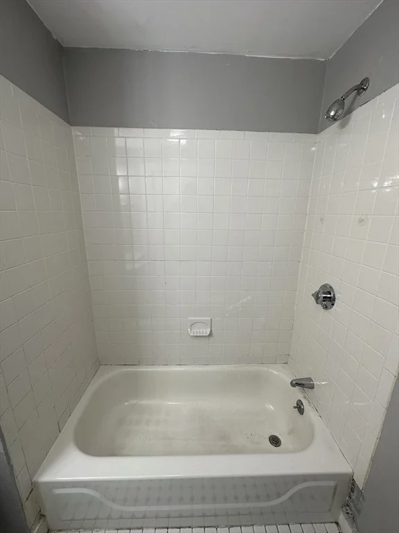 11 Sunset St, Mission Hill