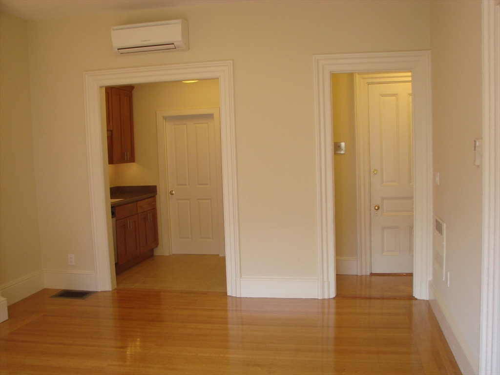 404 Marlborough St, Back Bay