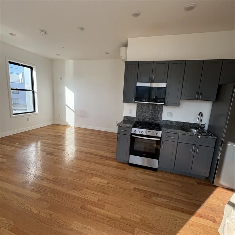 52 Washington Ave, Chelsea