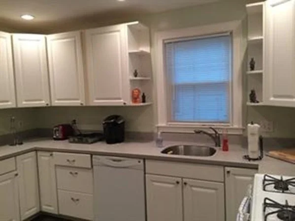 4 Harvard Rd, Belmont