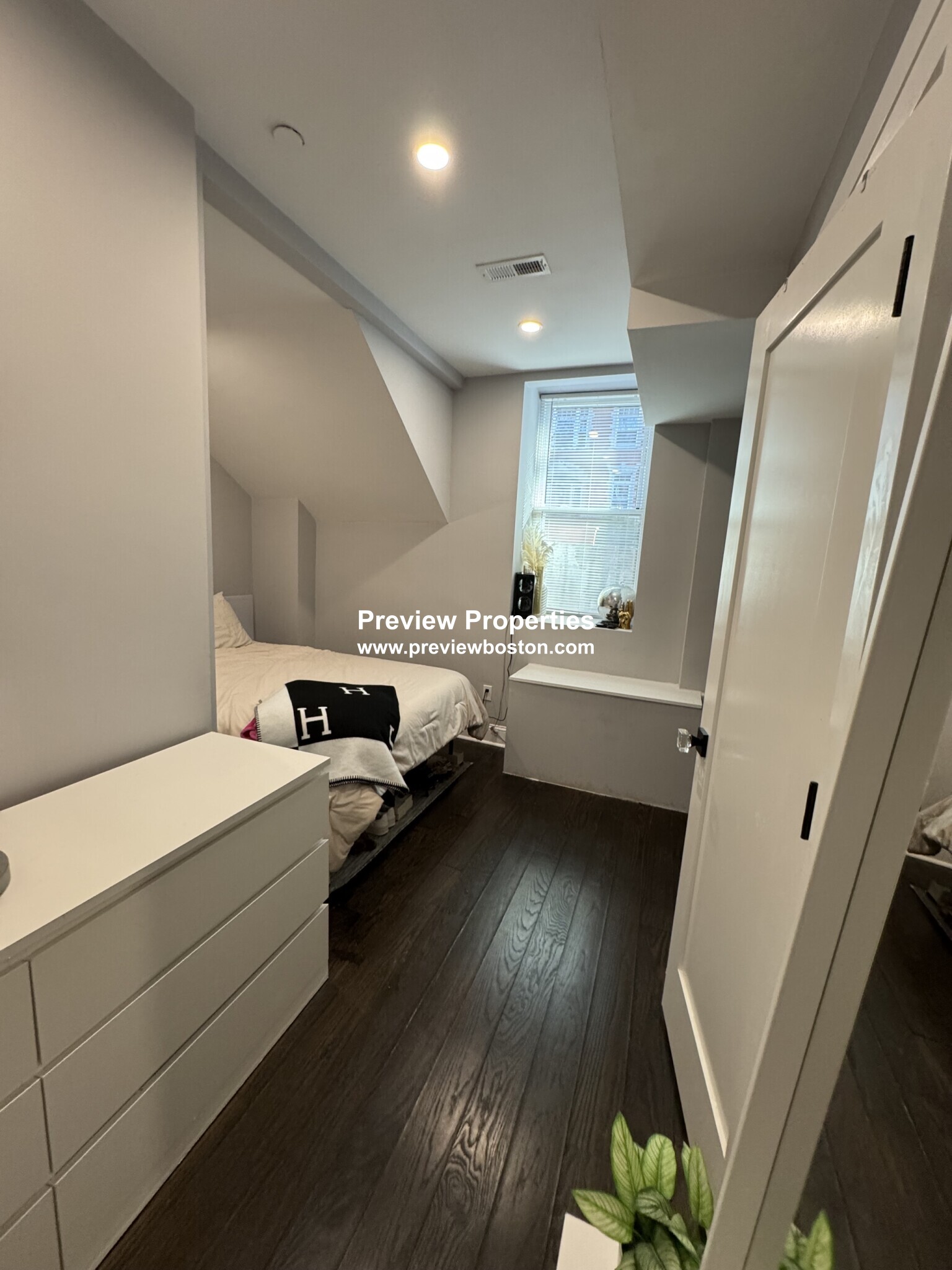 7 Strathmore Rd, Brookline