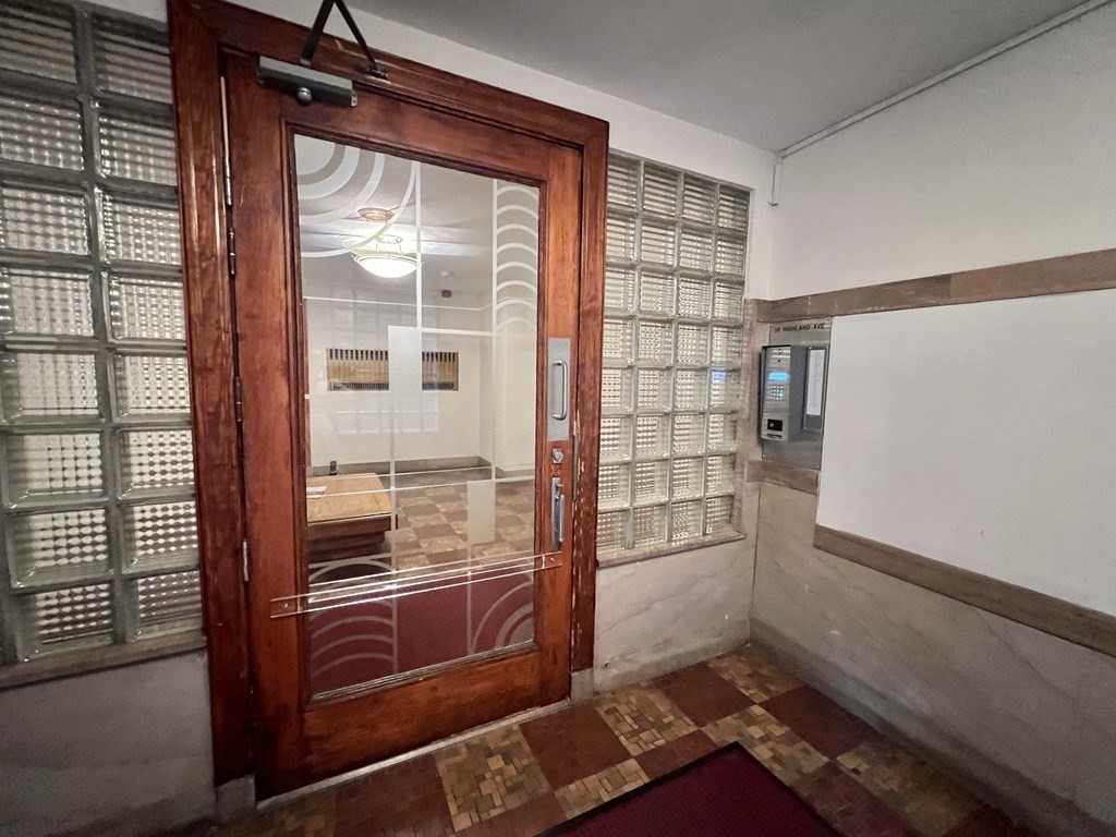 2 bed, 1 bath apartment for rent at 36 Highland Ave Unit A, Mid Cambridge — photo 6 of 15