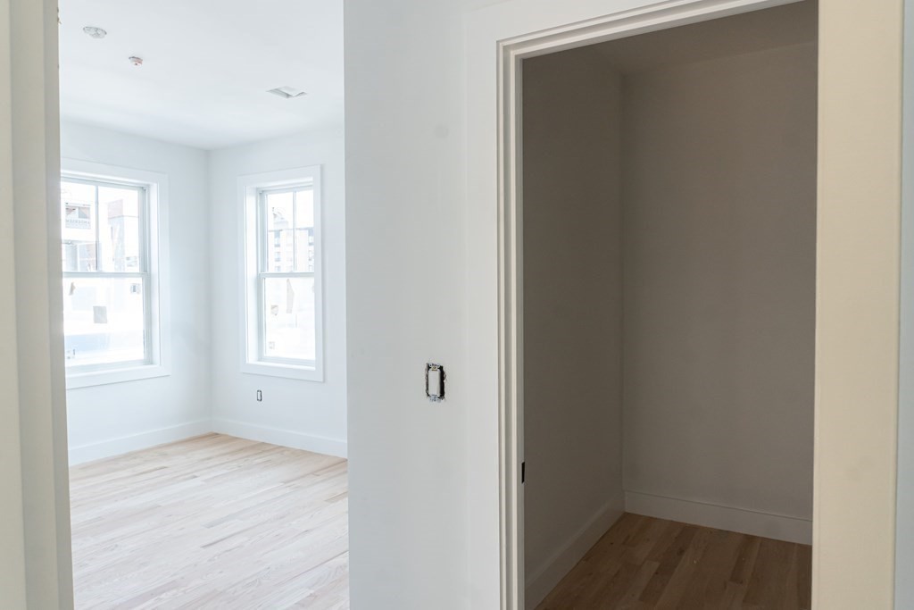 3 bed, 2.5 bath apartment for rent at 17 West Bellflower Unit 3, Dorchester — photo 6 of 9