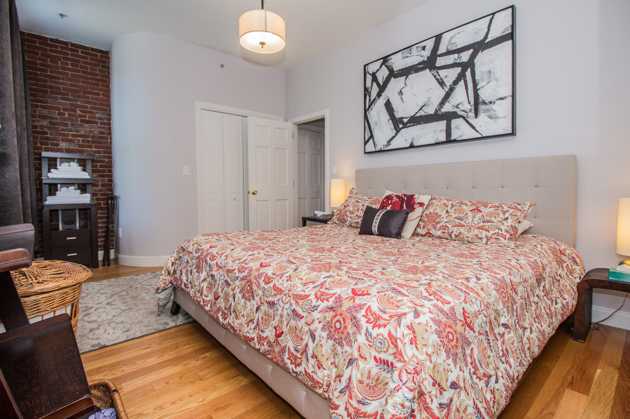 2 bed, 1 bath apartment for rent at 7 Harvard Sq Unit 3B., Brookline Village — photo 3 of 5