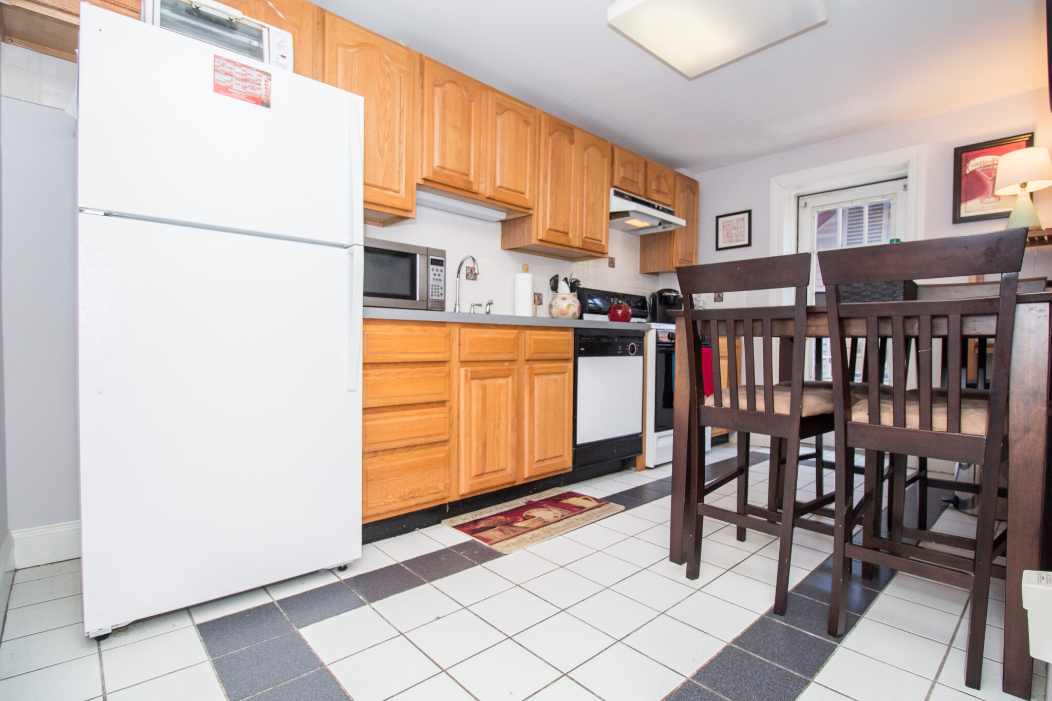 2 bed, 1 bath apartment for rent at 7 Harvard Sq Unit 3B,, Brookline Village — photo 4 of 5