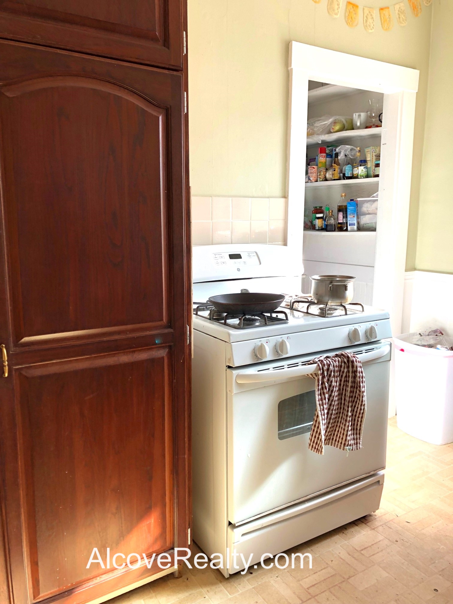 4 bed, 1 bath apartment for rent at 104 Adams St Unit 2, West Somerville — photo 7 of 9