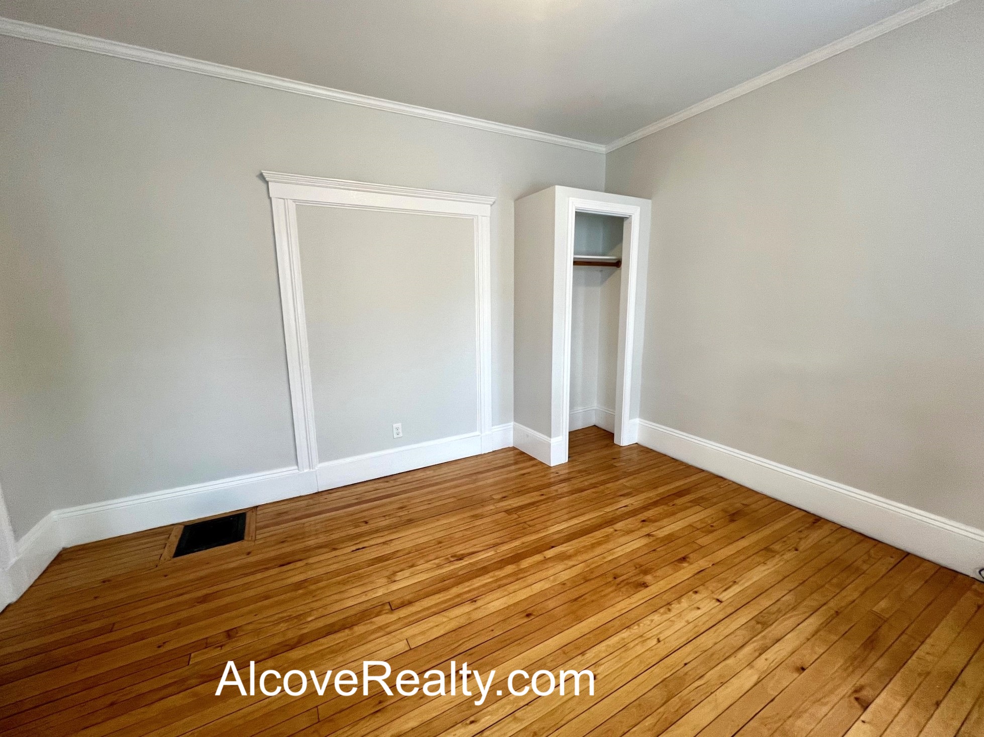 13 Farragut Ave, West Somerville