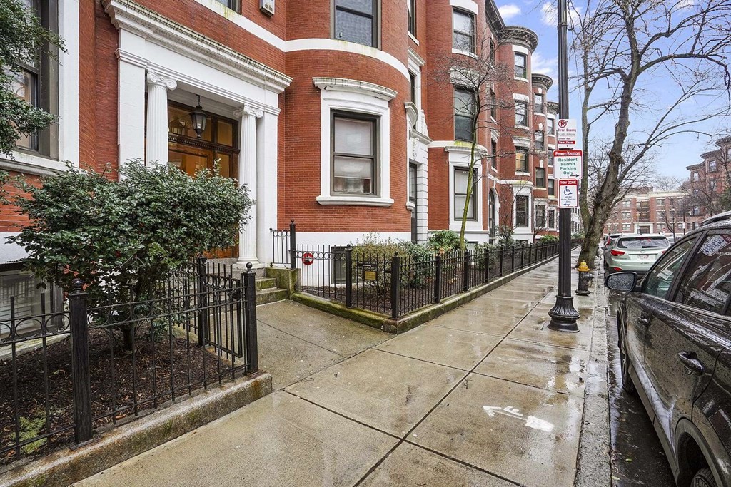 1 bed, 1 bath apartment for rent at 95 Gainsborough St Unit 36, Fenway — photo 6 of 8