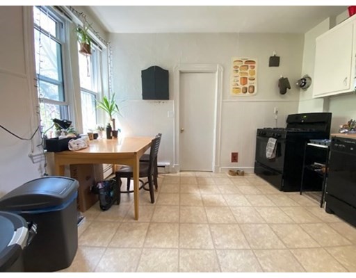 3 bed, 1 bath apartment for rent at 15 Unity St Unit 4, North End — photo 1 of 10