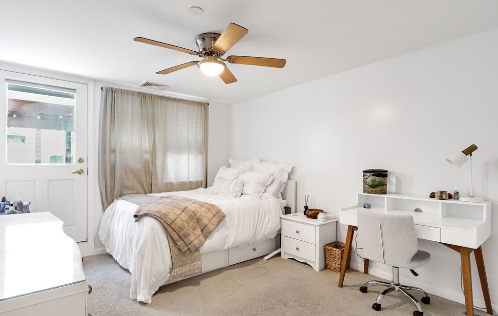 2 bed, 1 bath apartment for rent at 165 West 6th St Unit -A, South Boston — photo 7 of 8