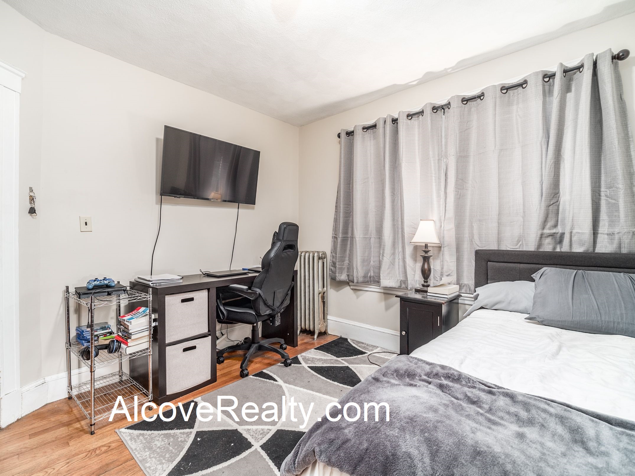 3 bed, 1 bath apartment for rent at 62 Upland Rd Unit 3, Teele Square — photo 7 of 12
