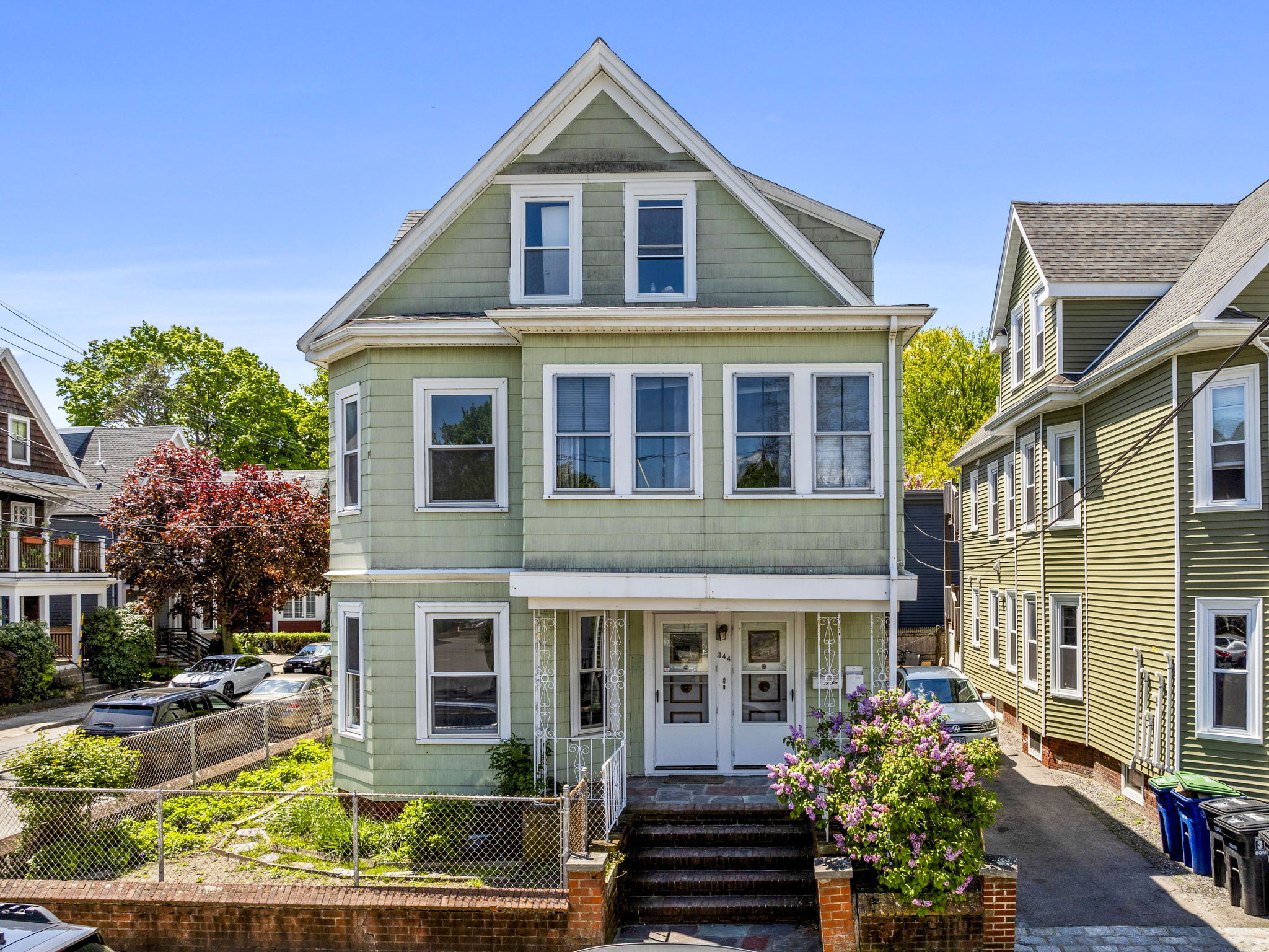 6 bed, 3 bath apartment for rent at 344 Summer St Unit 2R, Davis Square — photo 6 of 9