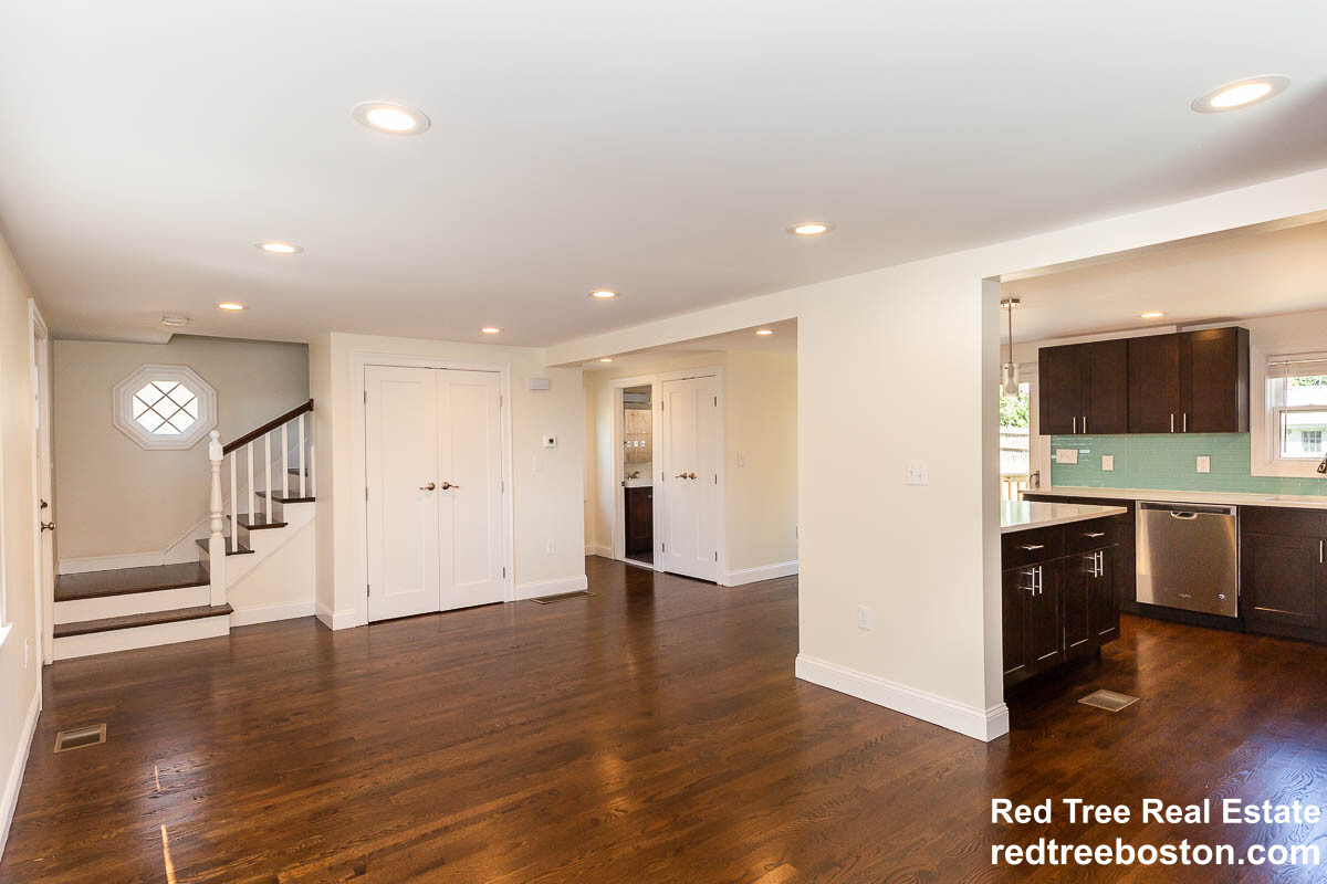 77 Rock Glen Rd, Medford