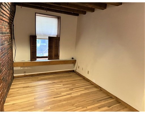 2 bed, 1 bath apartment for rent at 162 Commercial St Unit 2, Waterfront — photo 13 of 22