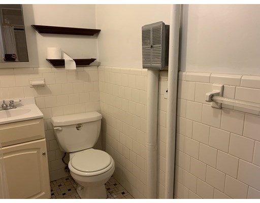 1 bed, 1 bath apartment for rent at 17 Channing St Unit 1, Newton — photo 11 of 20