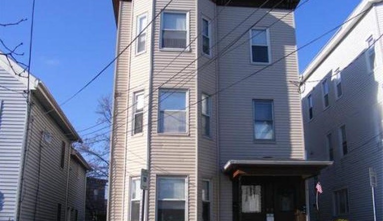 1 bed, 1 bath apartment for rent at 18 Rossmore St Unit 1, Ward Two — photo 7 of 7