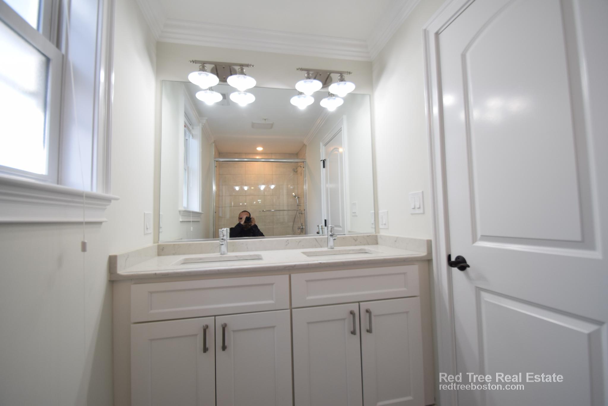 5 bed, 1.5 bath apartment for rent at 490 Washington St Unit RFR, Brighton — photo 6 of 24