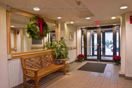 345 Franklin St, Riverside