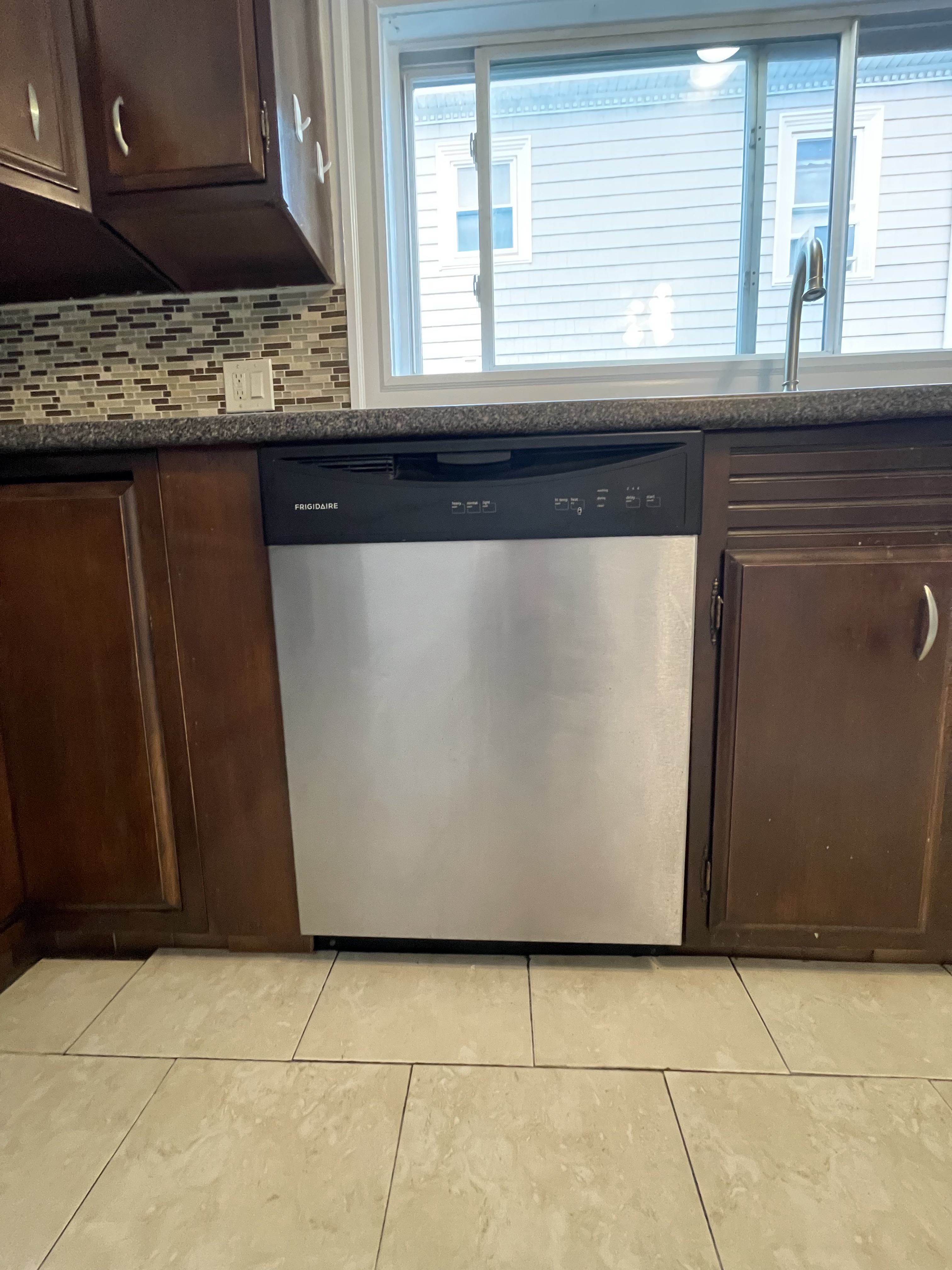 2 bed, 1 bath apartment for rent at 293 Boston Ave Unit 1, Tufts University — photo 7 of 21