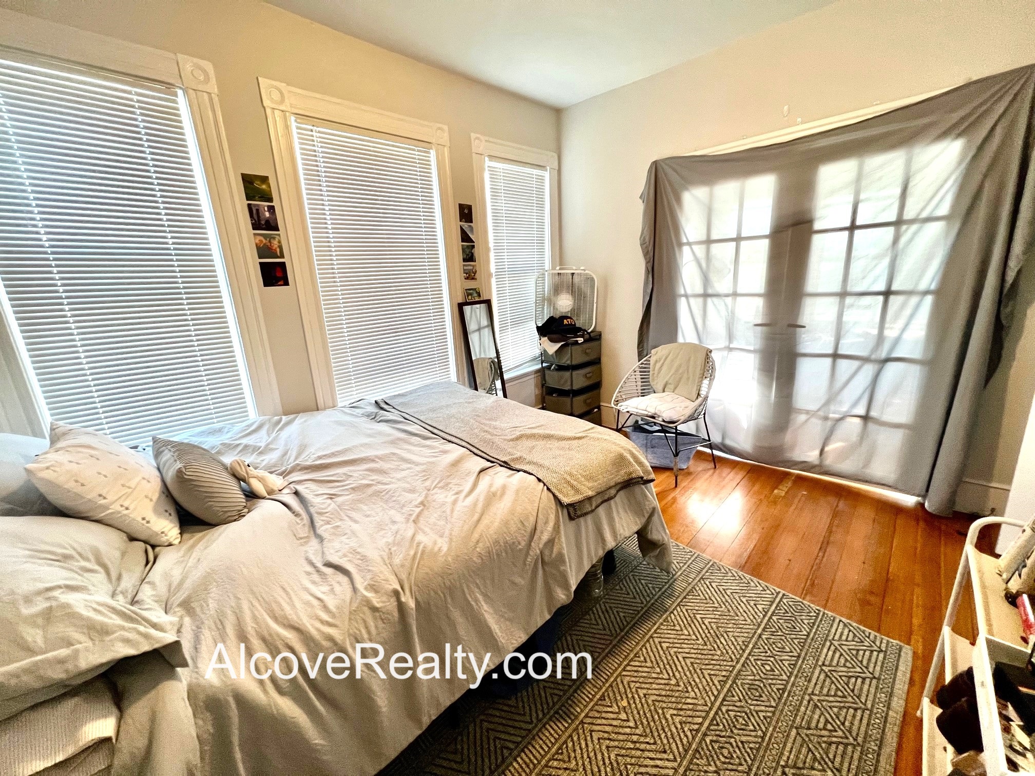 4 bed, 1 bath apartment for rent at 69 Davis Sq Unit 3, Davis Square — photo 7 of 18