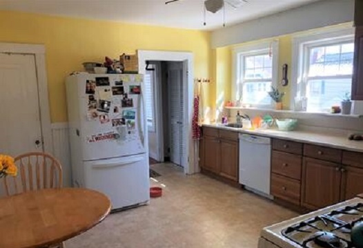 2.5 bed, 1 bath apartment for rent at 335 Arlington St Unit -2, Watertown — photo 7 of 9