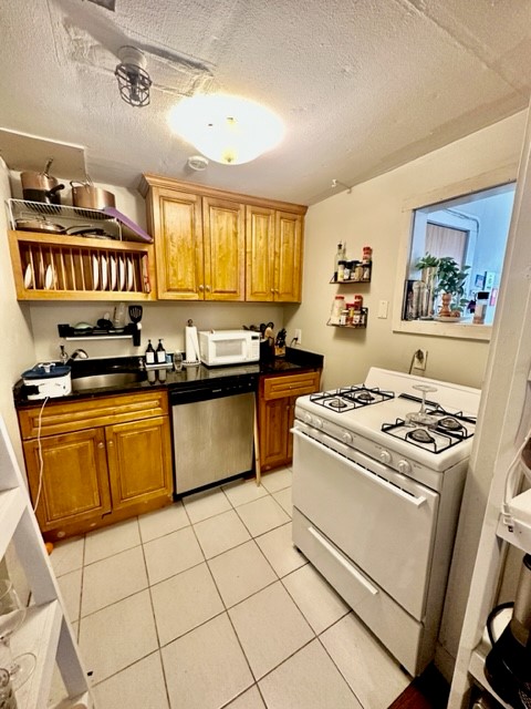 2 bed, 1 bath apartment for rent at 435 Hanover St Unit 4, North End — photo 7 of 13