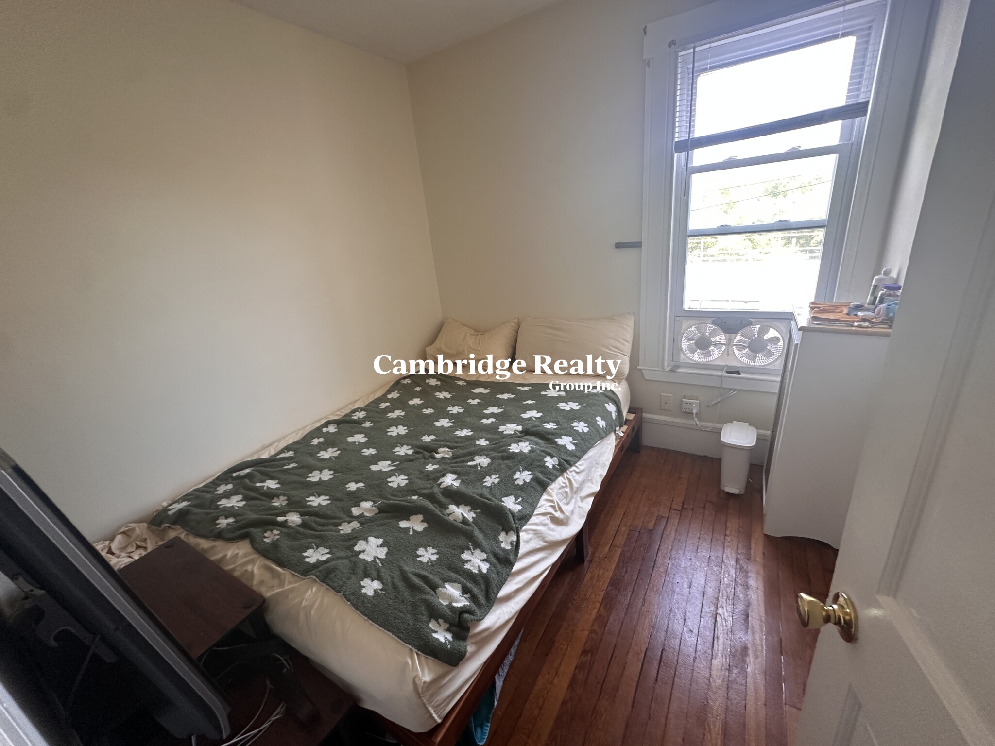2.5 bed, 1 bath apartment for rent at 543 Broadway Unit 1T, South Medford — photo 8 of 27