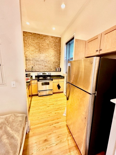 Studio bed, 1 bath apartment for rent at 435 Beacon St Unit 3, Back Bay — photo 7 of 12