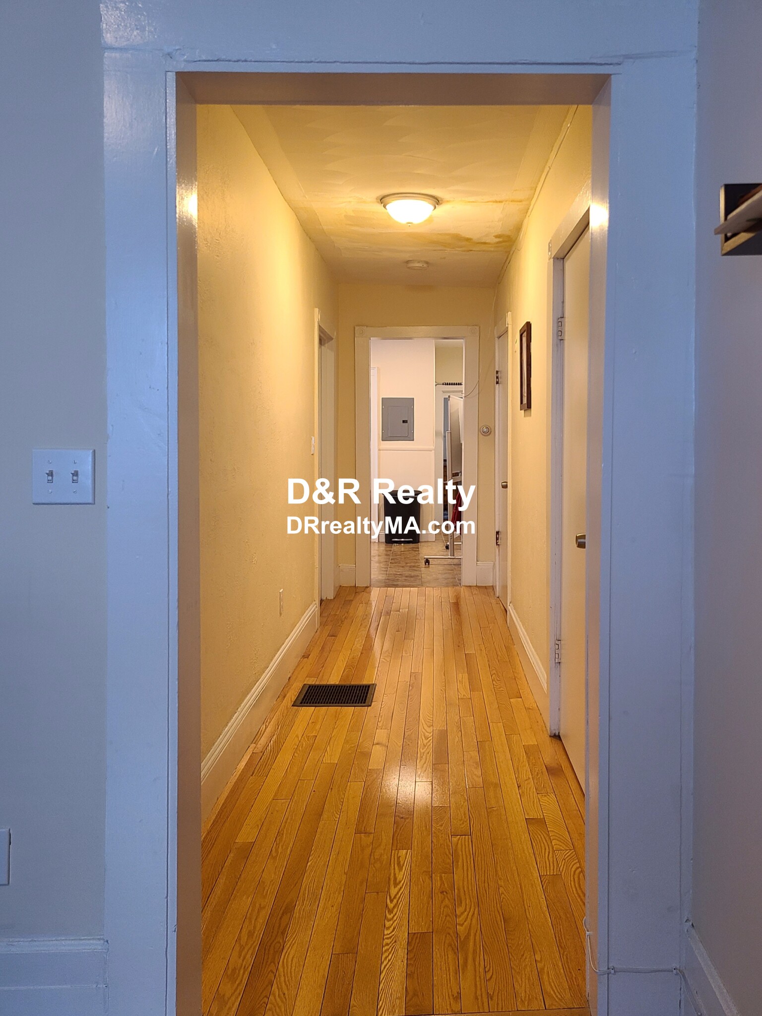 2 bed, 1 bath apartment for rent at 20 Suffolk St Unit 1, Central Square — photo 3 of 15