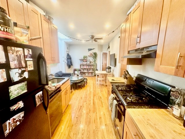 4 bed, 2 bath apartment for rent at 28 Fleet Unit 32F, North End — photo 7 of 21