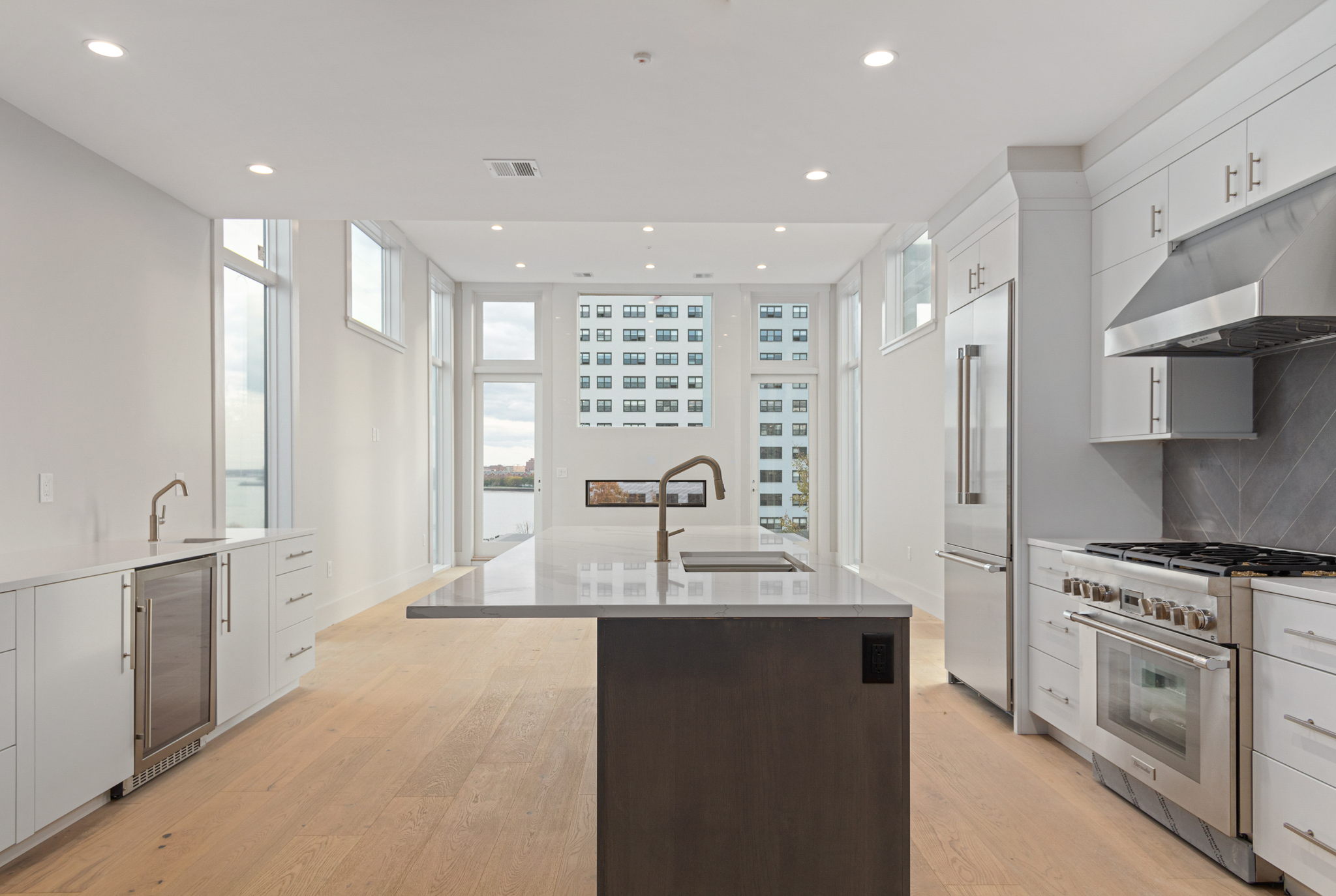 3 bed, 3.5 bath apartment for rent at 409 E 7th St Unit Penthouse, South Boston — photo 8 of 39