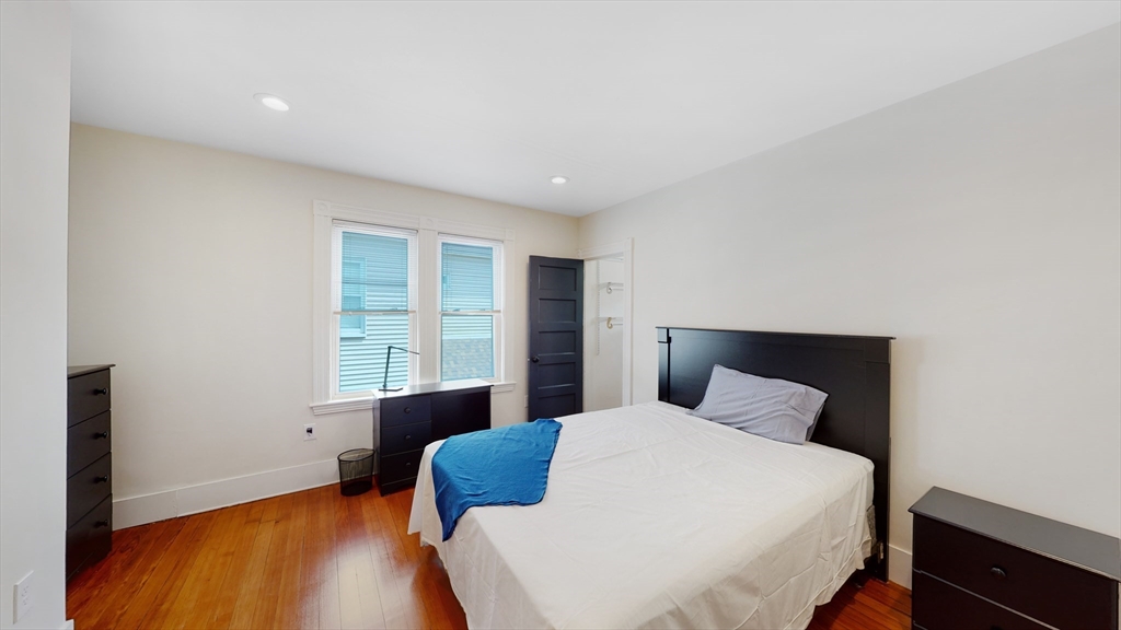 7 Chester Ave, Waltham