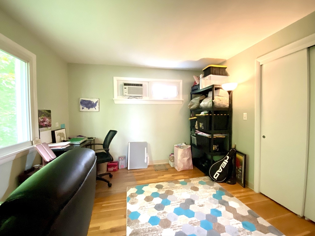 11 Jacqueline Rd, Waltham