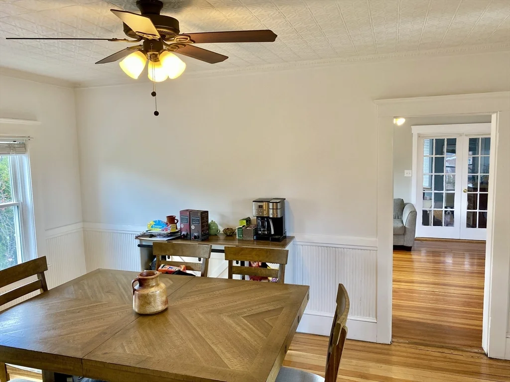30 Maple Ave, North Andover
