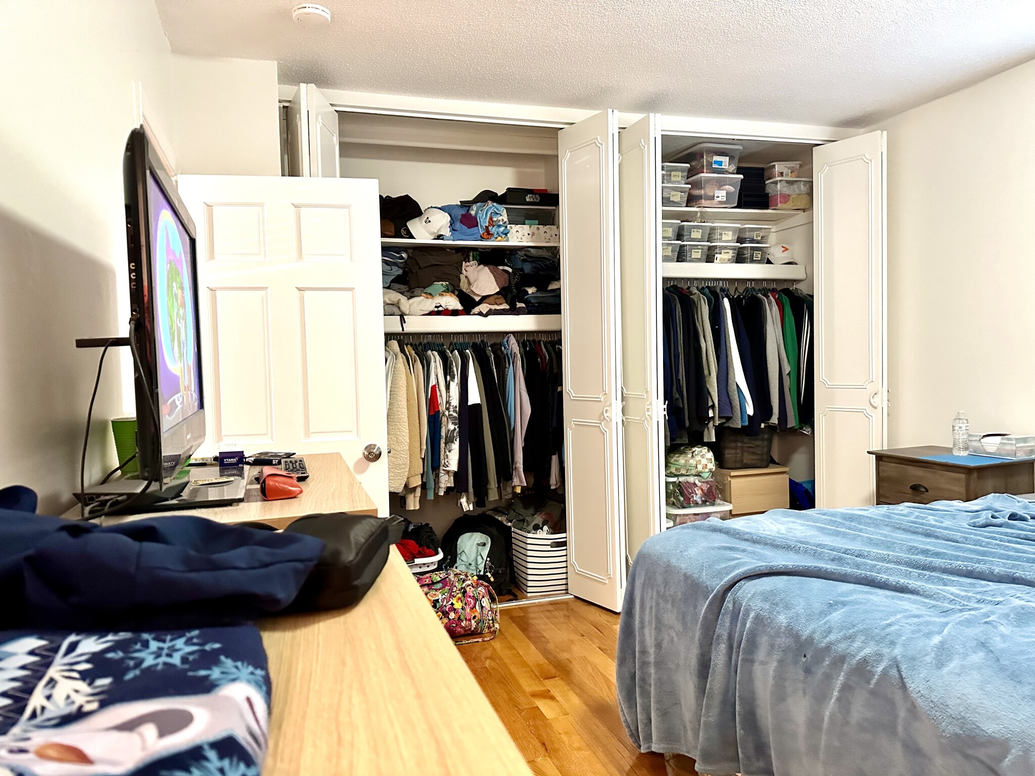 166 Lake Shore Rd, Oak Square