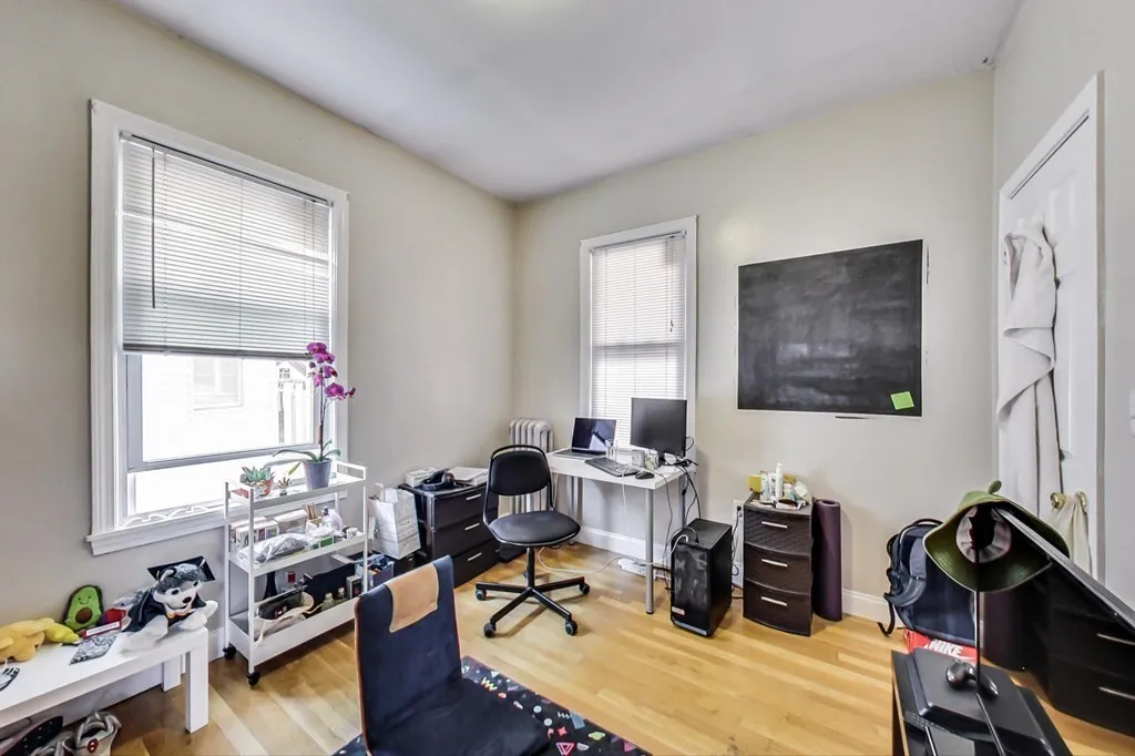 47 Hillside St, Mission Hill