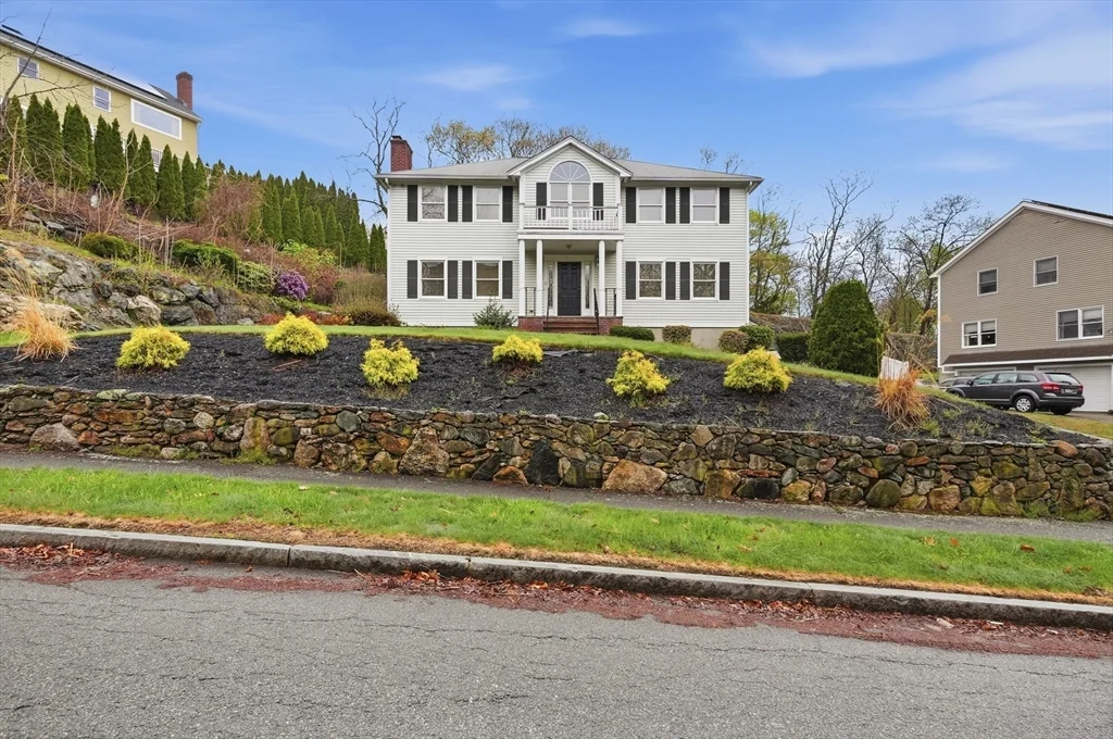 11 Roseanna Park Dr, Waltham