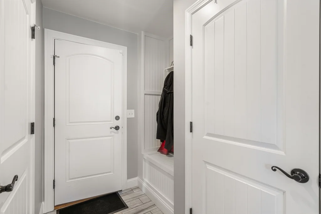 28 Park Ave, Medford