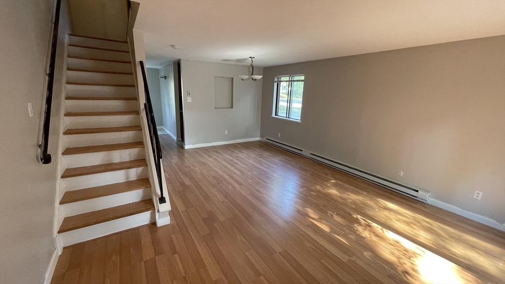 46 Village Hill Ln, Natick