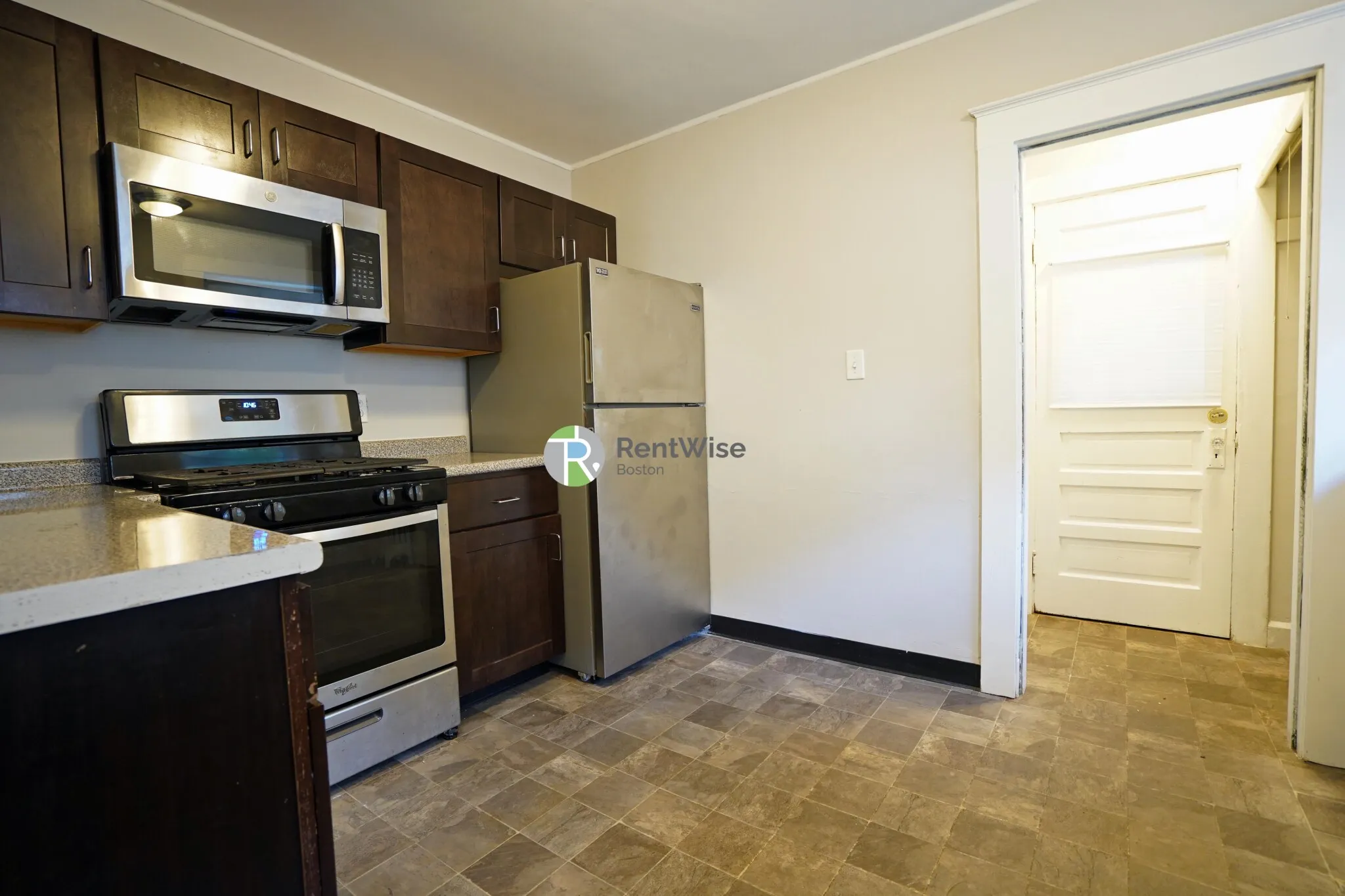 136 Arlington St, Oak Square