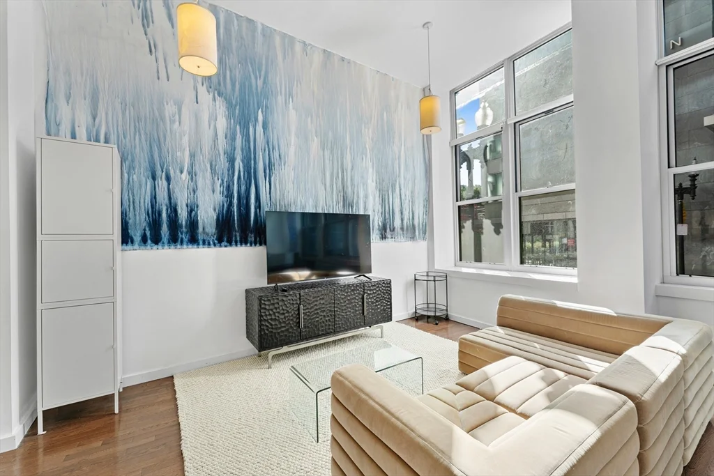 88 Kingston St, Midtown