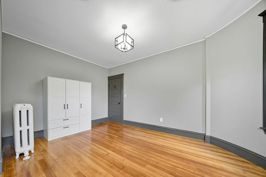 24 Hinckley, Dorchester