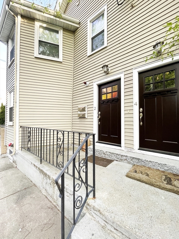 2 Auburn Ave, East Somerville