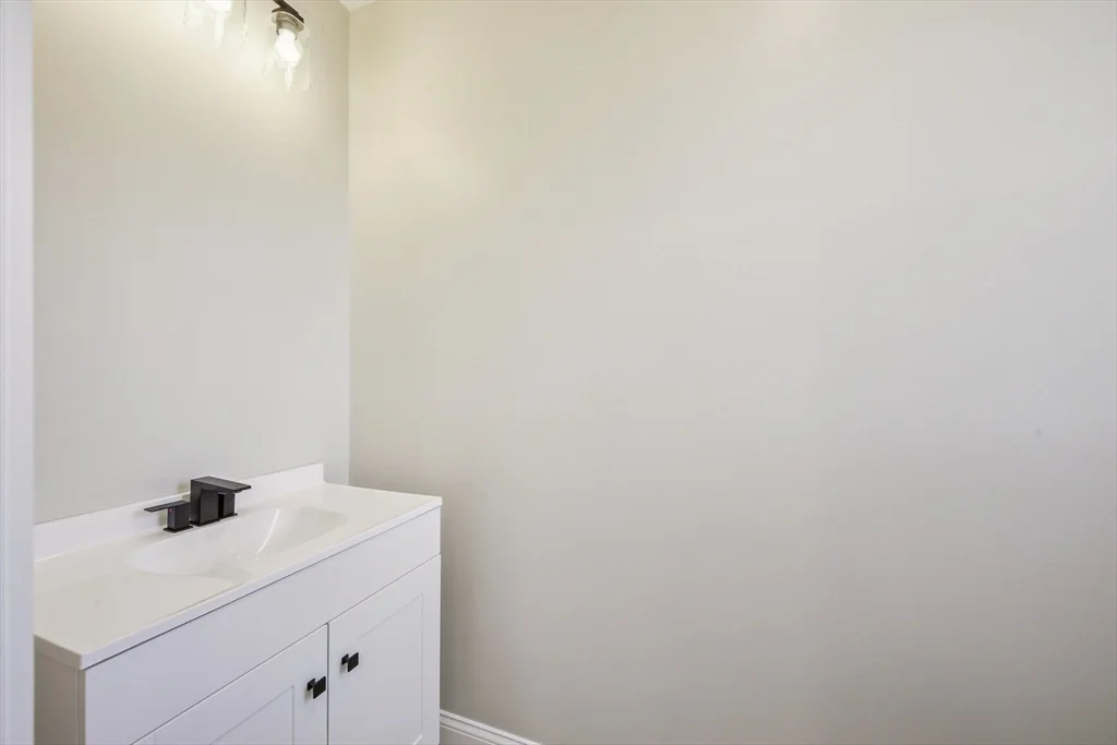 108 Stowe St, Fall River