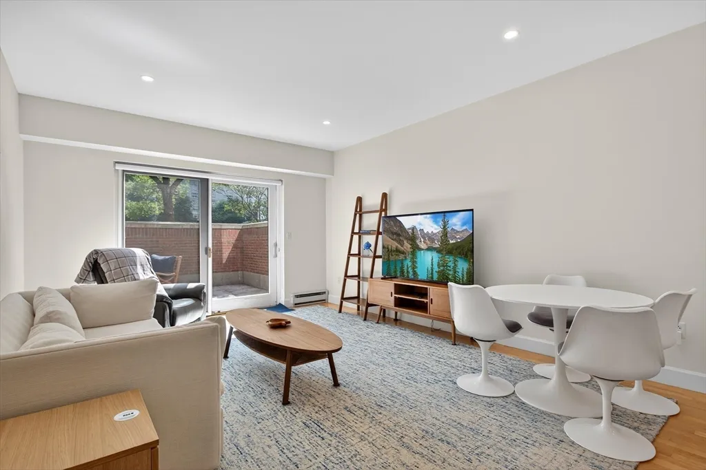 10 Bowdoin St, Beacon Hill