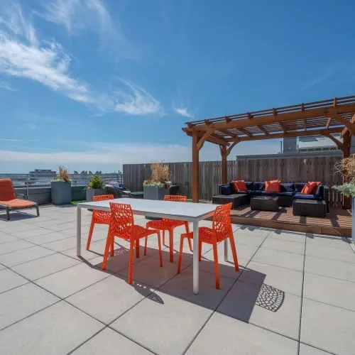 99 Kneeland St, Chinatown